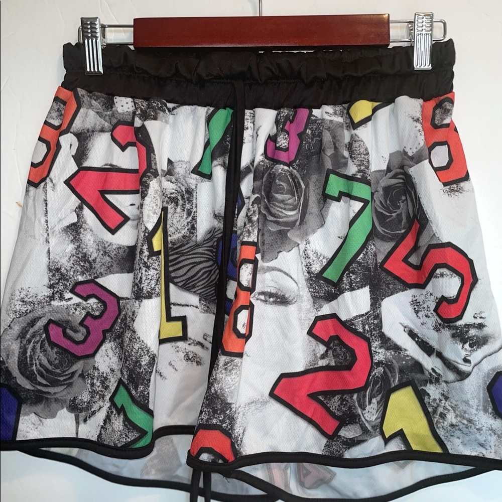 Shorts - Picture 4 of 6